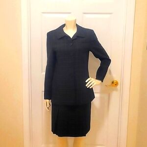 Oscar De La Renta dark gray and white pinstripe blazer and skirt suit at size 8